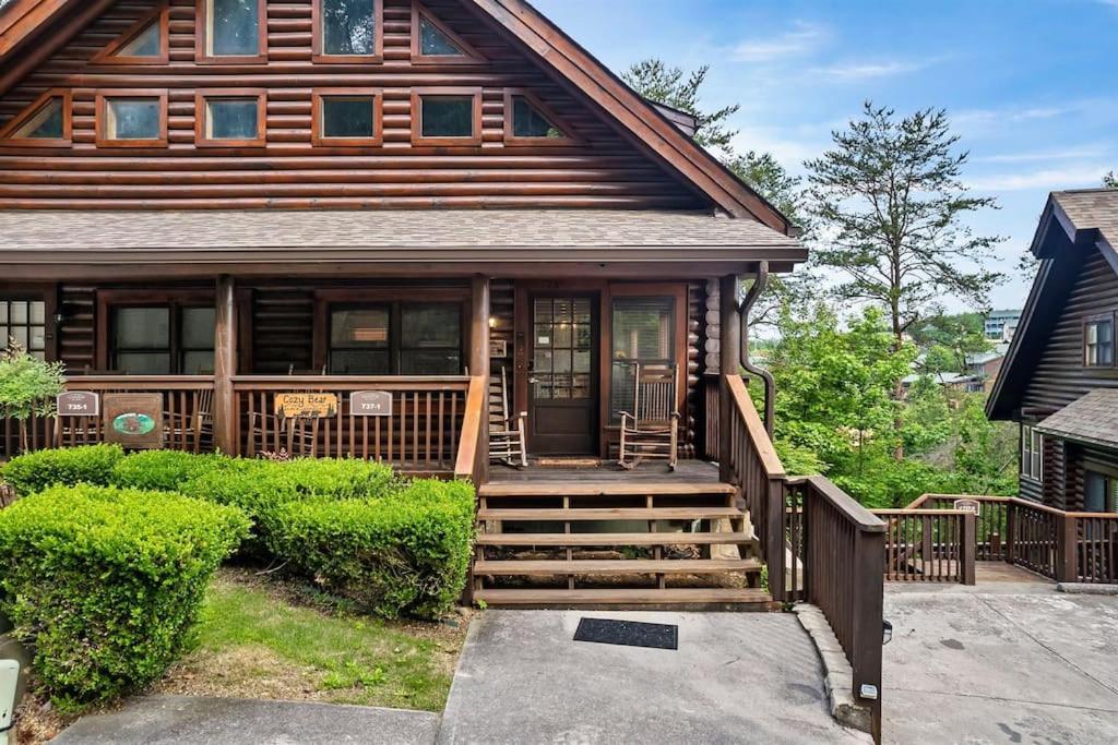 2 Miles From Dollywood Family Resort With Seasonal Outdoor Swimming Pool, Year Around Heated Indoor Swimming Pool, Townhome Style Cabin, Private Hot Tub, Arcade, Tv, Wifi, Kitchen With Refrigerator, Washer And Dryer 비둘기 포지 외부 사진