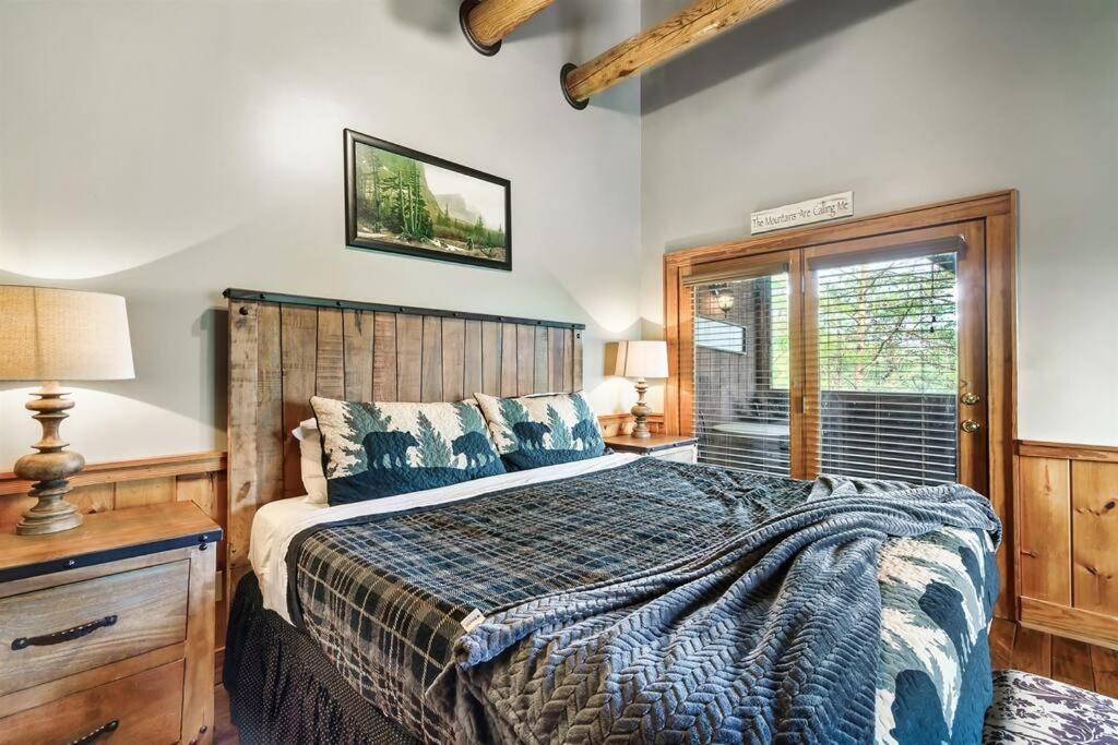 2 Miles From Dollywood Family Resort With Seasonal Outdoor Swimming Pool, Year Around Heated Indoor Swimming Pool, Townhome Style Cabin, Private Hot Tub, Arcade, Tv, Wifi, Kitchen With Refrigerator, Washer And Dryer 비둘기 포지 외부 사진