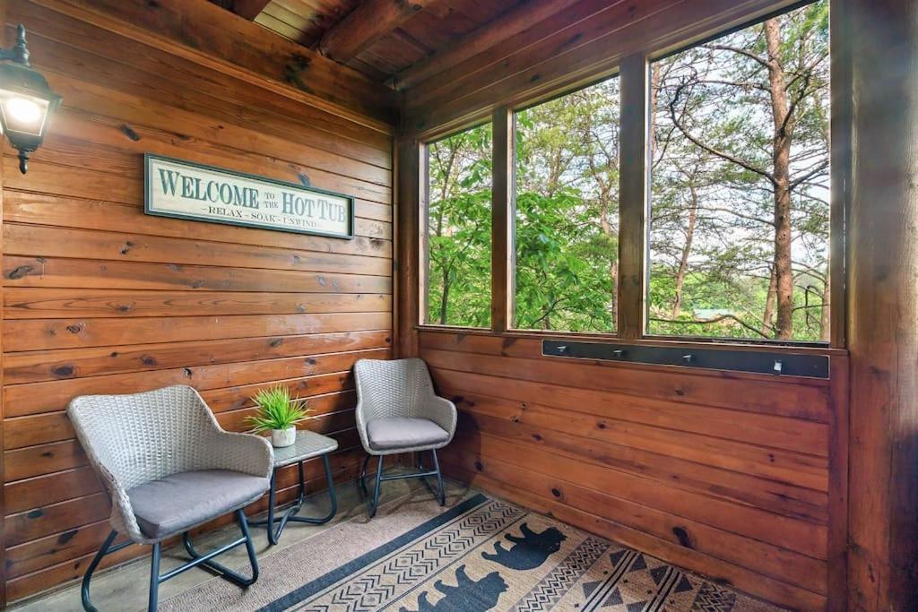 2 Miles From Dollywood Family Resort With Seasonal Outdoor Swimming Pool, Year Around Heated Indoor Swimming Pool, Townhome Style Cabin, Private Hot Tub, Arcade, Tv, Wifi, Kitchen With Refrigerator, Washer And Dryer 비둘기 포지 외부 사진